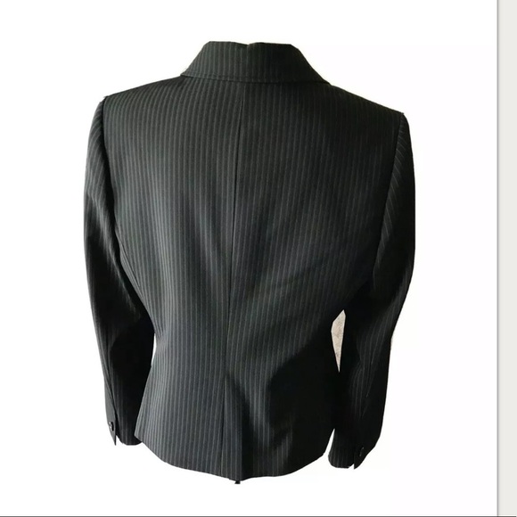 Tahari Pinstripe 4 button blazer size 12 - Picture 4 of 6